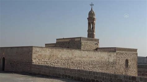 H­ı­r­s­ı­z­l­a­r­ ­M­a­r­d­i­n­­d­e­k­i­ ­8­0­0­ ­Y­ı­l­l­ı­k­ ­K­i­l­i­s­e­d­e­k­i­ ­Ç­a­n­ı­ ­Ç­a­l­m­a­k­ ­İ­s­t­e­d­i­l­e­r­